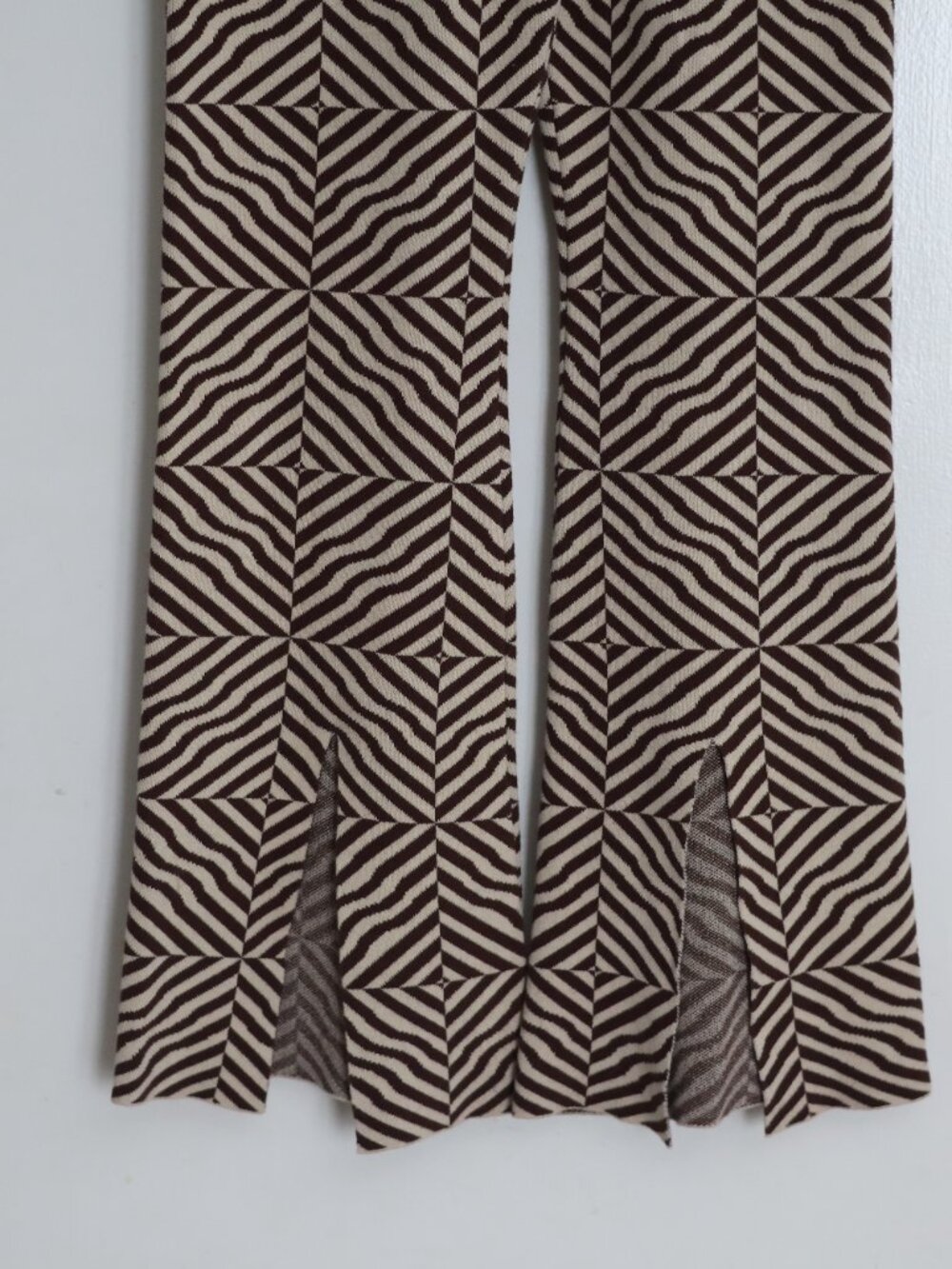 Geometric Chevron Print Flare Split hem Knit Pants - Size S